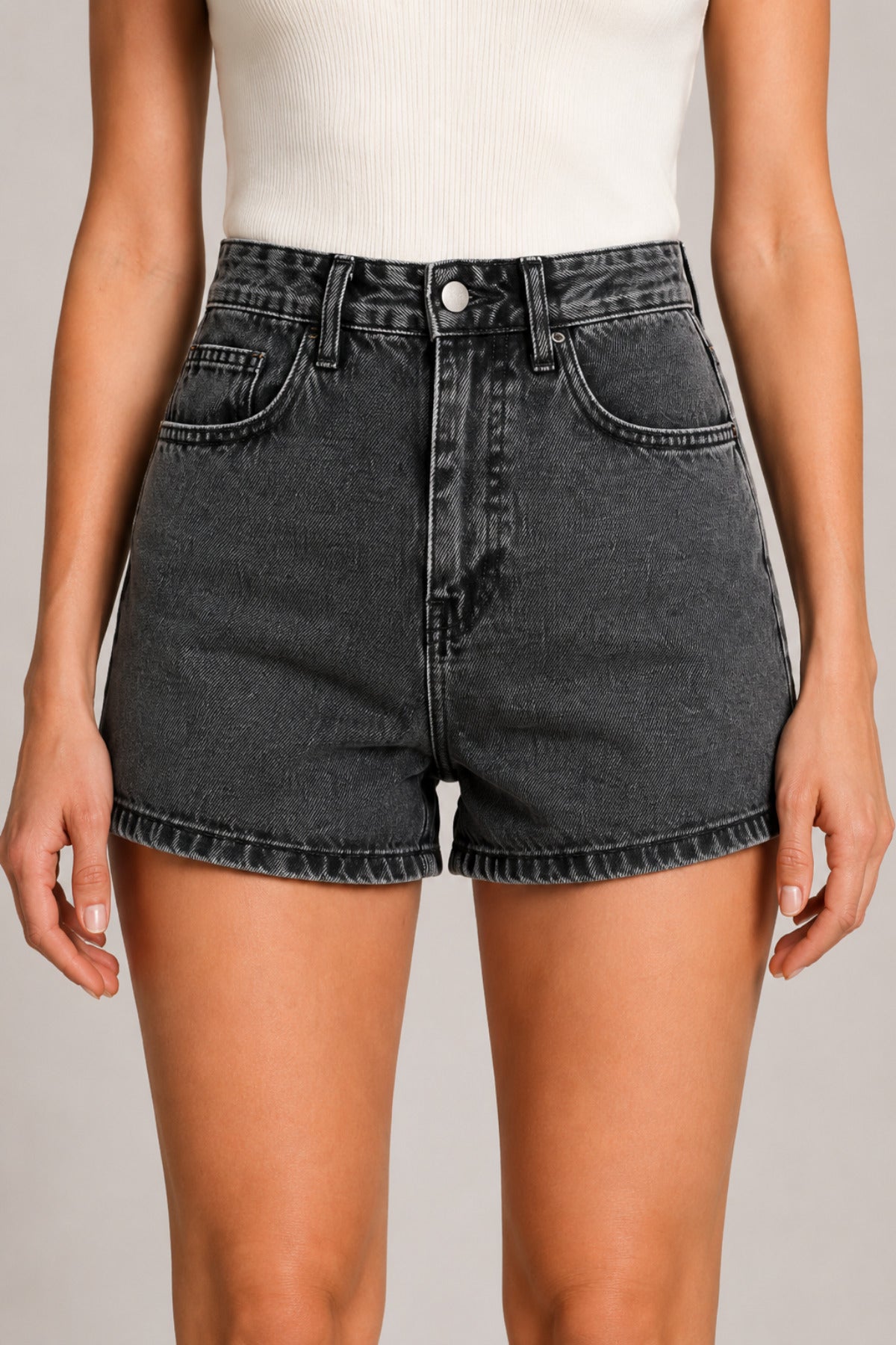 Taş Yıkamalı Yüksek Bel Kısa Denim Kadın Şort - Ivoire Wear