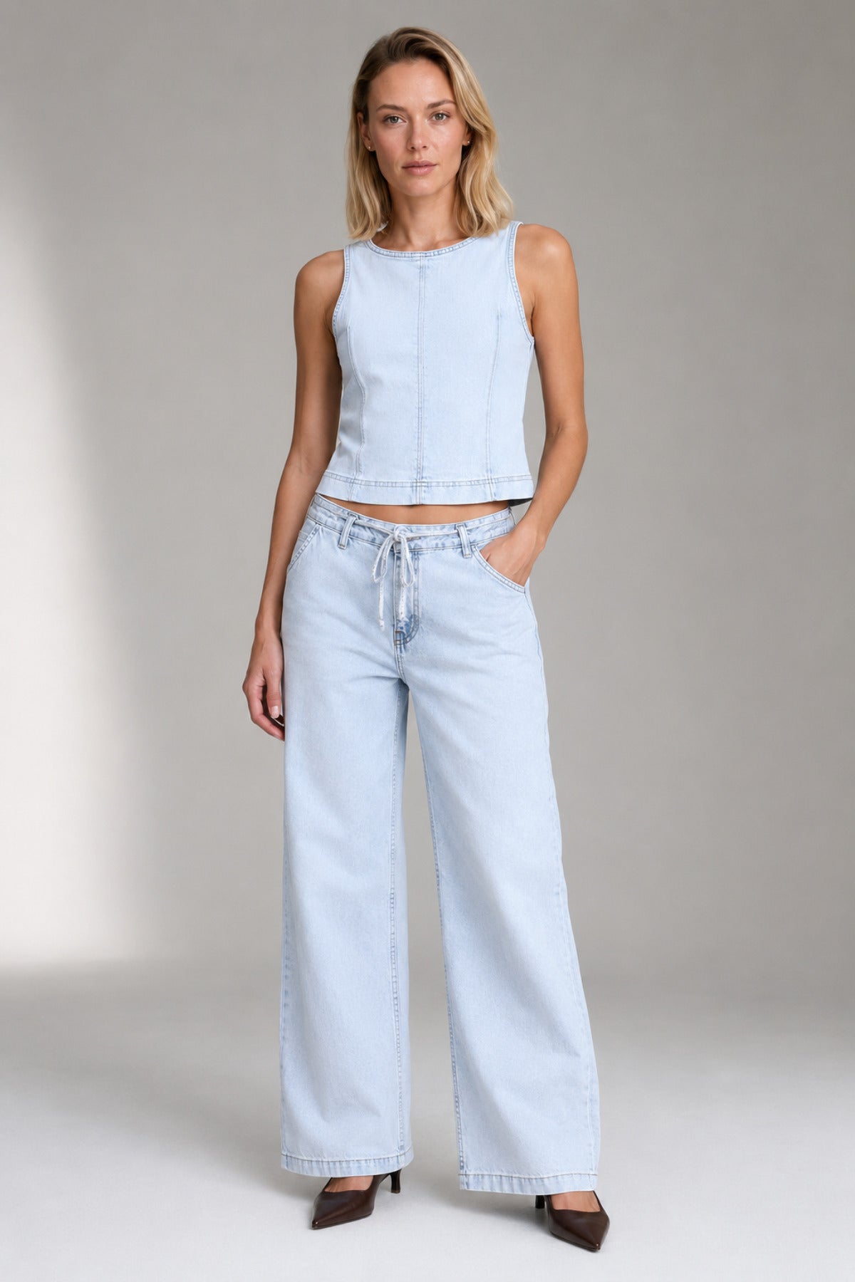 Kolsuz Crop Üst ve Bağcıklı Geniş Paça Kadın Denim Takım - Ivoire Wear